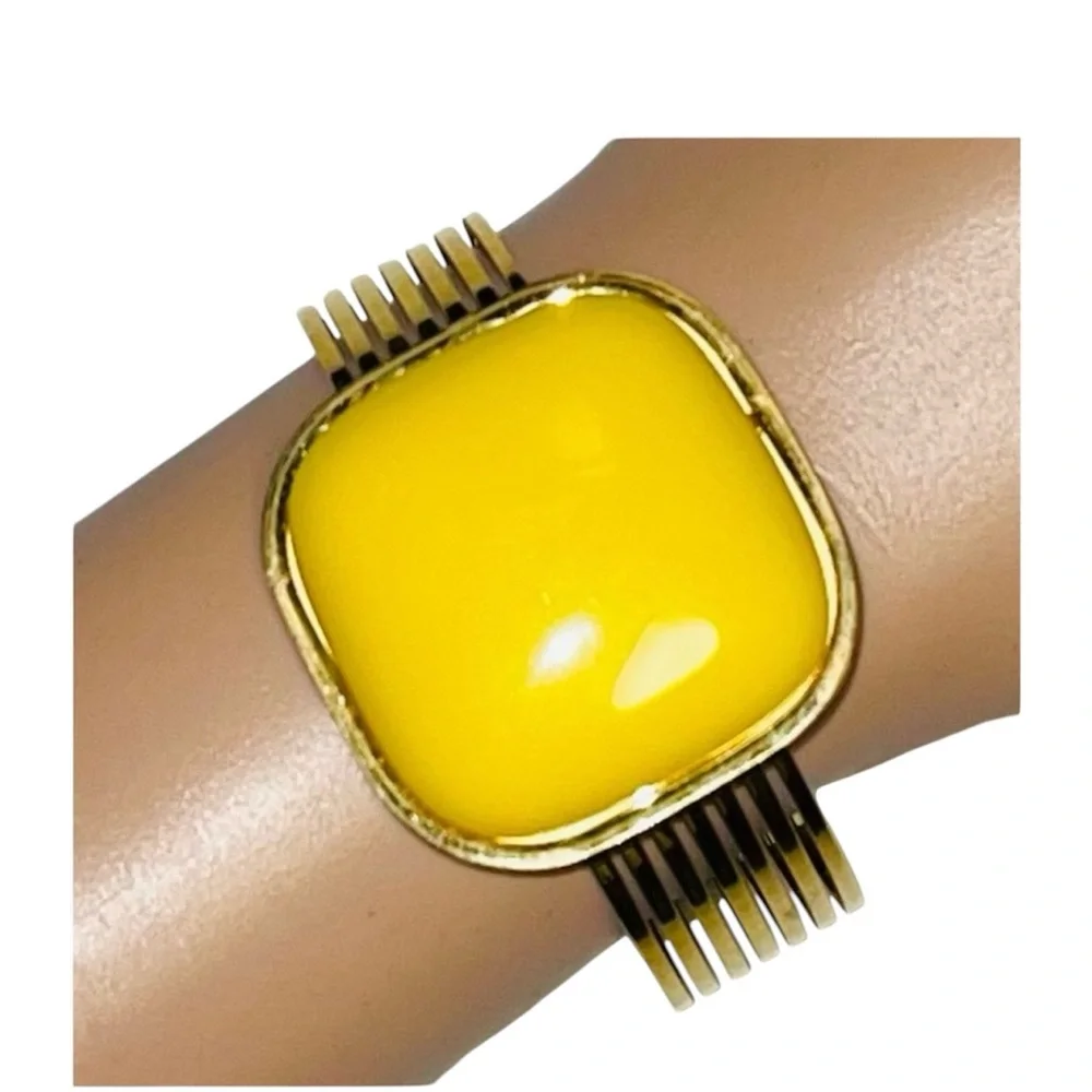 FASHION JEWELRY WIDE SCUFF STAINLESS STEEL BRACELET GOLD COLOR WITH YELLOW TOP